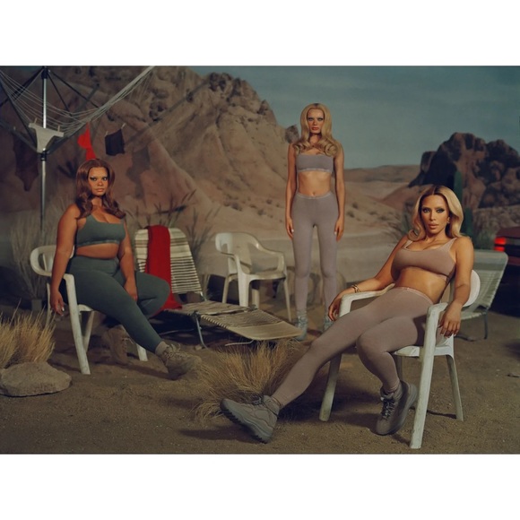 NWT: Outdoor Legging in Malachite - Picture 5 of 5